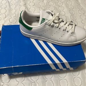 Adidas Sneakers